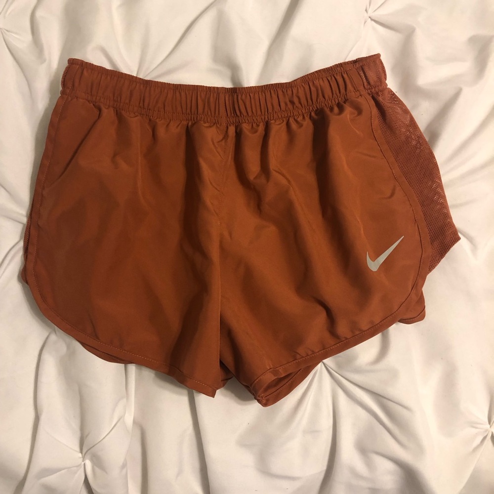 🍑Nike Women's Dry High Cut Tempo Running Shorts🍑